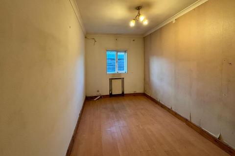 2 bedroom bungalow for sale, Bungalow at The Rear of, 97 Whittington Avenue, Hayes, Middlesex, UB4 0AE