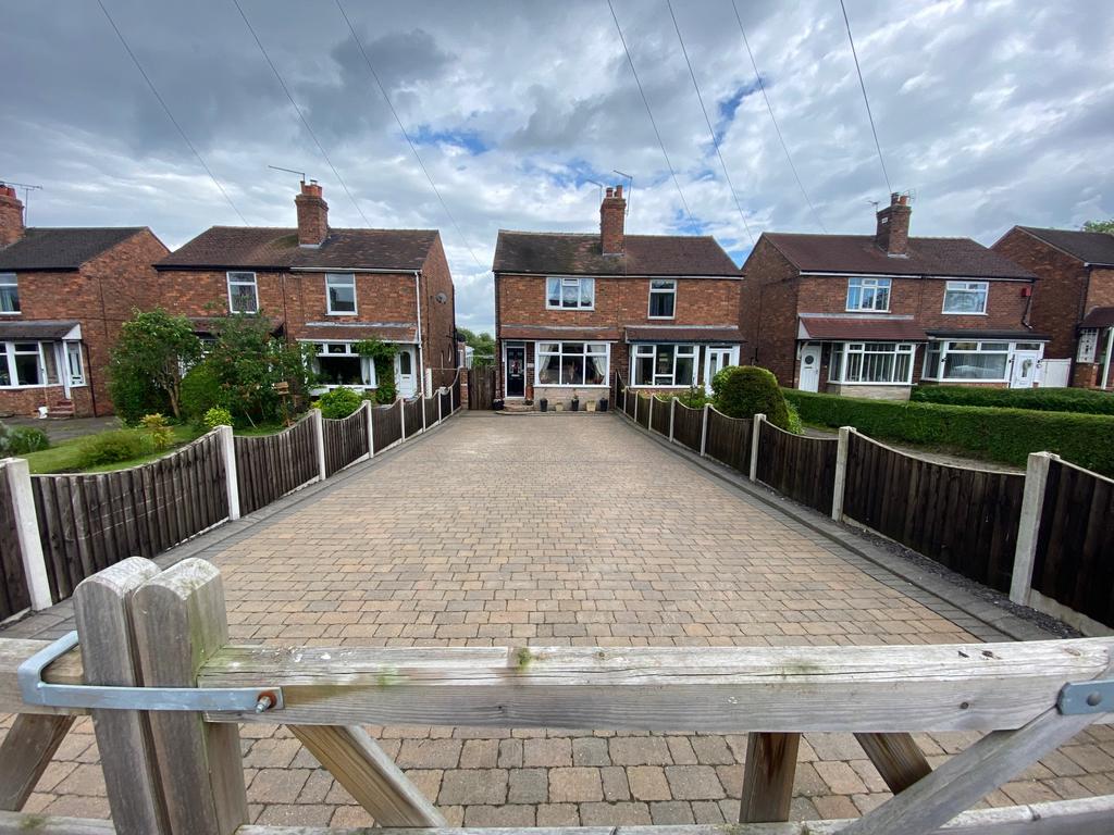 Crewe Road, Sandbach 2 bed terraced house for sale £225,000
