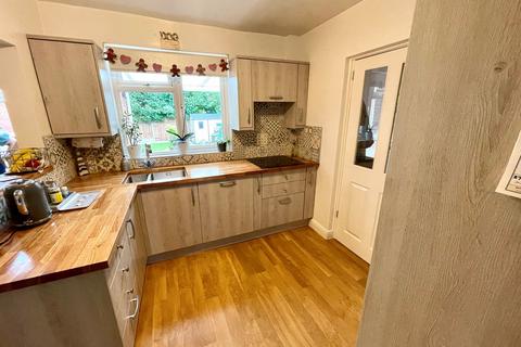 38 Westcroft Avenue, Wolverhampton, WV10 8NH