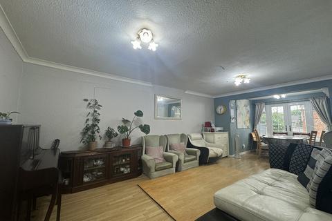 3 bedroom semi-detached house to rent, 3 Topsham Croft, Birmingham, B14 6UF