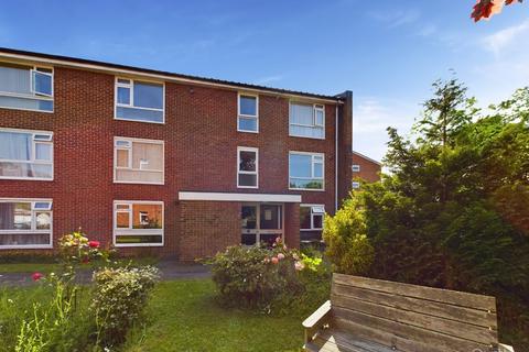 1 bedroom flat for sale, Holmbury Grove, Croydon