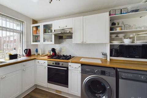 1 bedroom flat for sale, Holmbury Grove, Croydon
