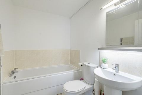 2 bedroom flat for sale, Broadhurst Place, Basildon, SS14