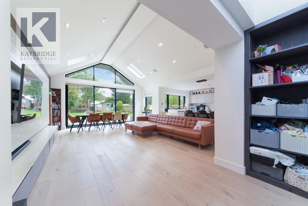 Bradstock Road, Epsom, KT17 4 bed detached house for sale £1,150,000