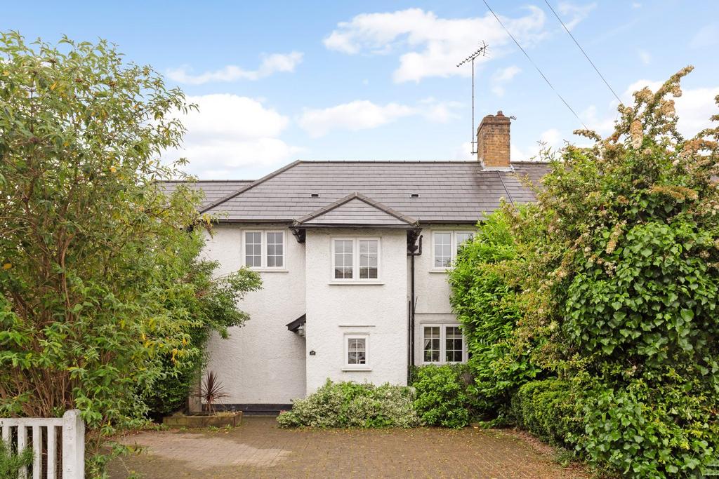 Clayton Crescent, Brentford, TW8 4 bed semidetached house for sale £875,000