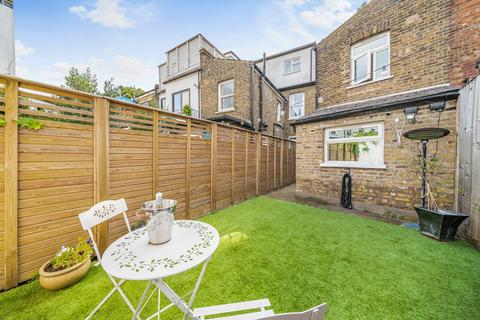 249 Acton Lane, London, W4 5DG