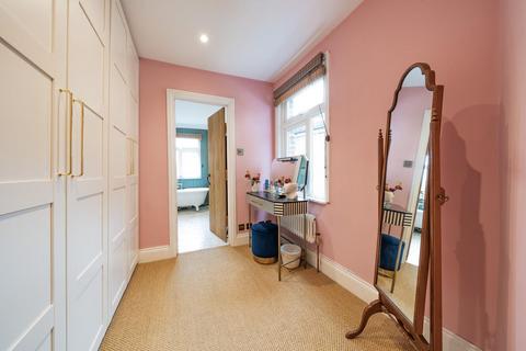 249 Acton Lane, London, W4 5DG