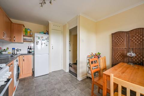 2 bedroom flat for sale, Weatherley Close, London E3