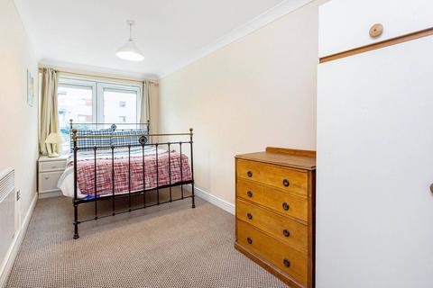 2 bedroom maisonette to rent, London E15