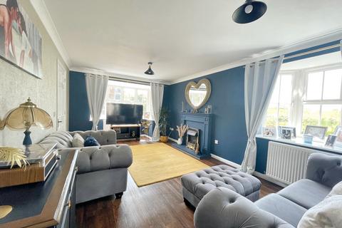 4 bedroom detached house for sale, Court Farm Road, Newhaven BN9
