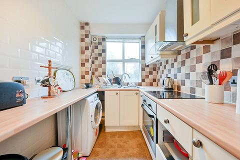 2 bedroom flat to rent, Wellesley Road, Chiswick, London, W4