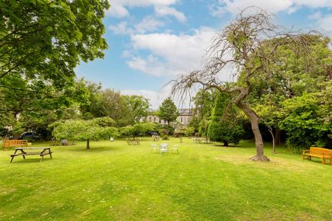 14 Claremont Crescent, Edinburgh, EH7 4HX
