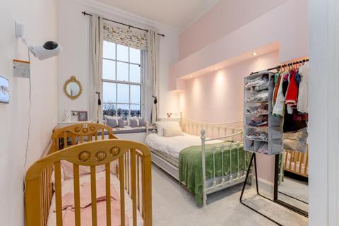 14 Claremont Crescent, Edinburgh, EH7 4HX