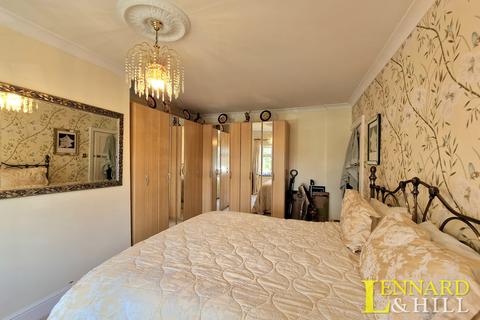 2 bedroom detached bungalow for sale, Lodge Lane, Grays RM16