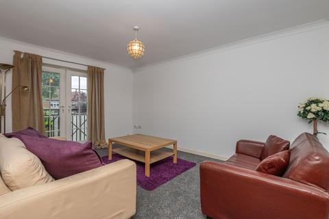2 bedroom flat to rent, Charnley Drive, Leeds LS7
