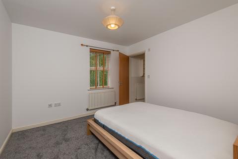 2 bedroom flat to rent, Charnley Drive, Leeds LS7