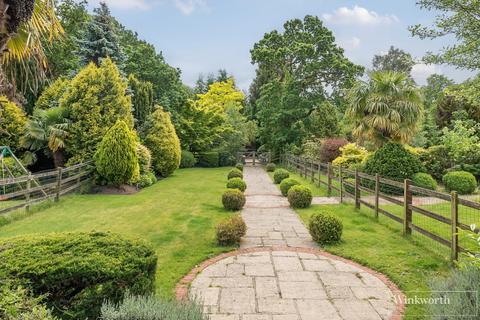 4 bedroom terraced house for sale, London Road, Windlesham, Surrey, GU20