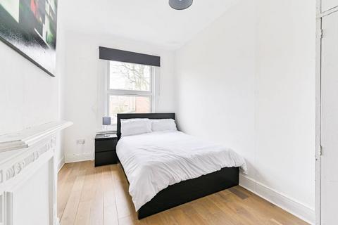 5 bedroom semi-detached house to rent, Whitehall Road, Harrow, HA1