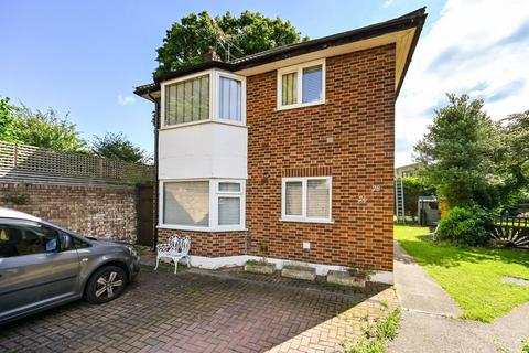 26 Henley Close, Isleworth, TW7 5DQ