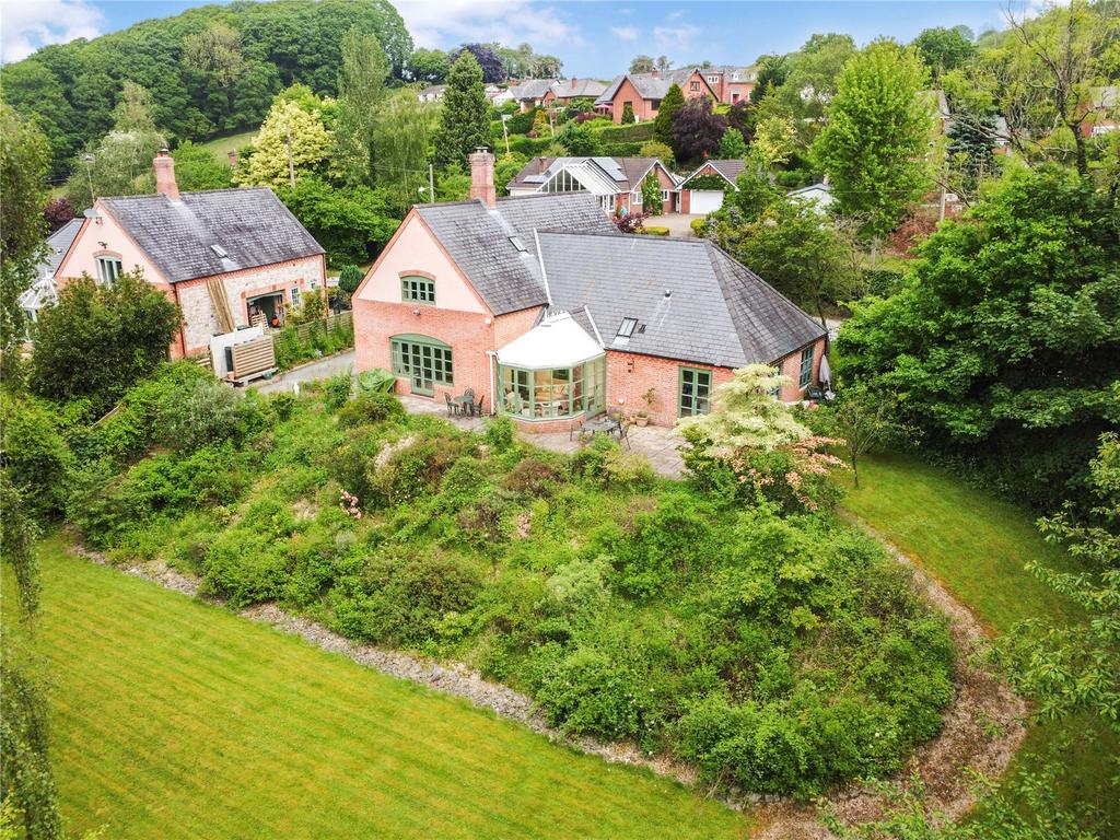 Pont Robert, Meifod, Powys, SY22 4 bed detached house for sale £550,000