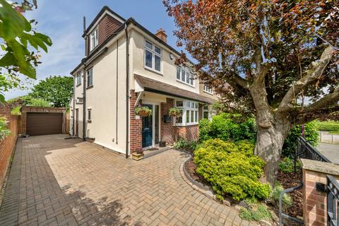 4 bedroom semi-detached house for sale, Spinney Hill, Addlestone, Surrey, KT15