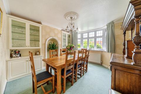 4 bedroom semi-detached house for sale, Spinney Hill, Addlestone, Surrey, KT15