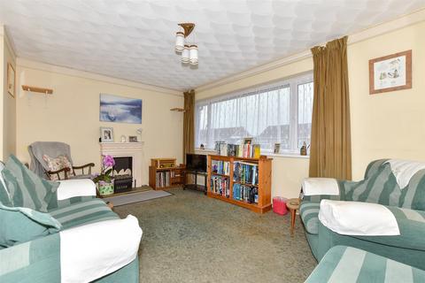 10 Beverley Gardens, Dymchurch, Romney Marsh, TN29 0UJ