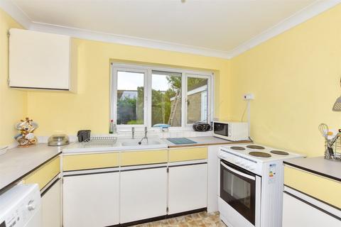 10 Beverley Gardens, Dymchurch, Romney Marsh, TN29 0UJ
