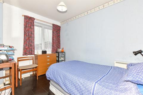 10 Beverley Gardens, Dymchurch, Romney Marsh, TN29 0UJ