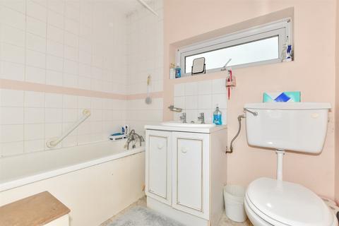 10 Beverley Gardens, Dymchurch, Romney Marsh, TN29 0UJ