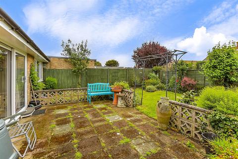 10 Beverley Gardens, Dymchurch, Romney Marsh, TN29 0UJ