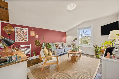 1 bedroom flat for sale, Friern Road,  London, SE22