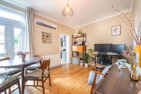 41 Davis Street, London, E13 9EE