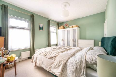 41 Davis Street, London, E13 9EE