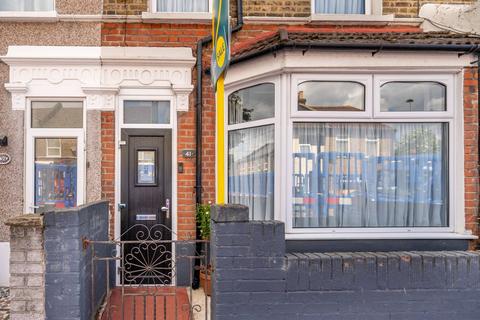 2 bedroom terraced house for sale, Davis Street, Plaistow, London, E13