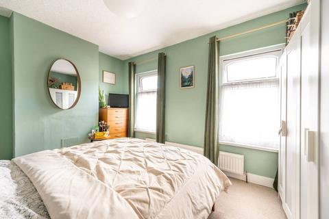 41 Davis Street, London, E13 9EE