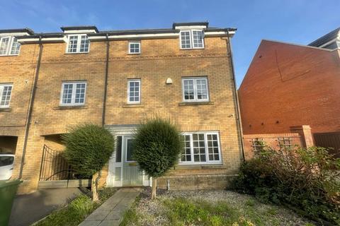 5 bedroom detached house to rent, Higney Road, Hampton Vale, PE7