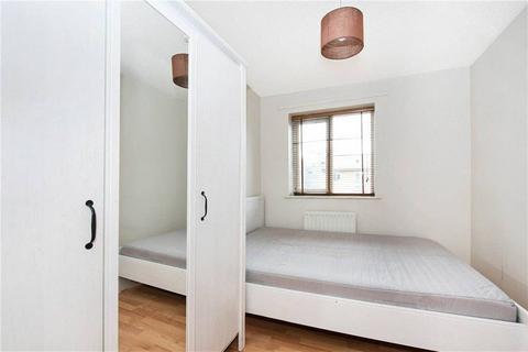 2 bedroom flat to rent, Wodeham Gardens, Bethnal Green, London, E1
