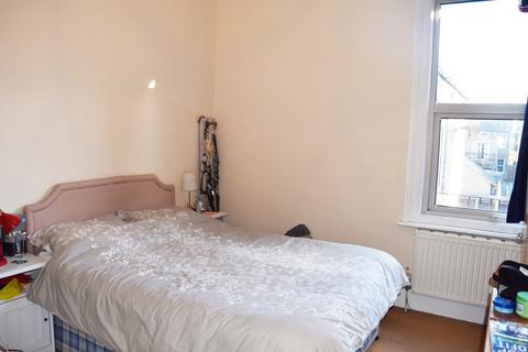 2 bedroom flat to rent, Merton Road, South Wimbledon, SW19