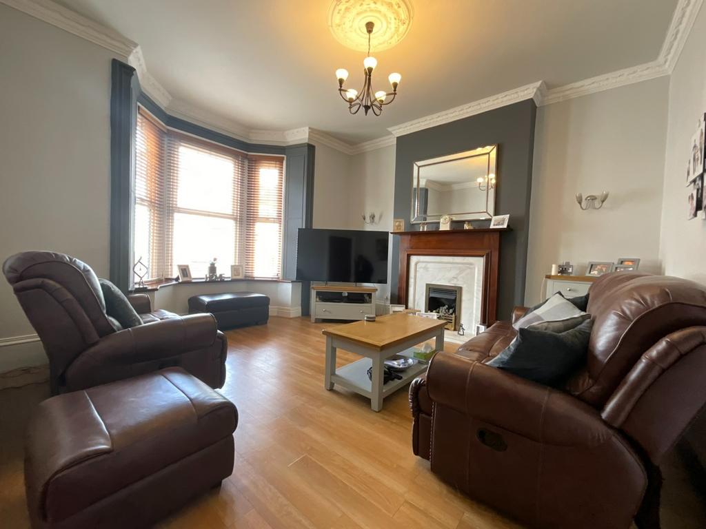 Kent Villas, Jarrow, Tyne and Wear, NE32 4 bed semidetached house for sale £285,000
