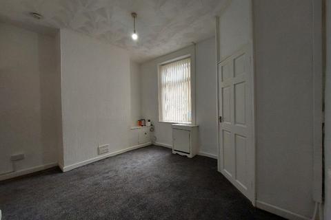 2 bedroom terraced house to rent, Green Street, Burnley BB10