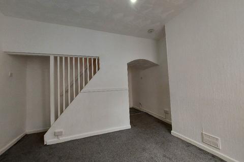2 bedroom terraced house to rent, Green Street, Burnley BB10