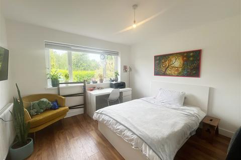 1 Balmoral Road, Oakham, LE15 6RT