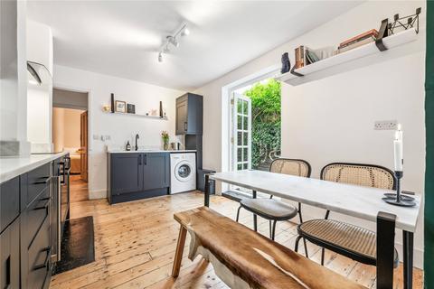 2 bedroom apartment for sale, Queenstown Road, SW8
