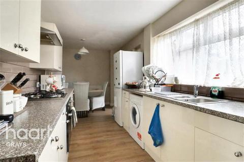 3 bedroom terraced house to rent, Church Road,Tilbury, RM18