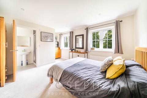 4 Chestnut Rise, Witnesham, Ipswich, IP6 9HQ