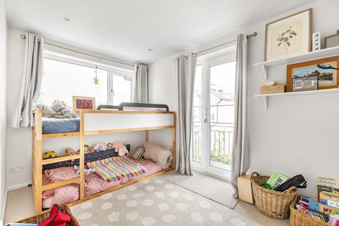 20 The Hermitage, London, SW13 9RF