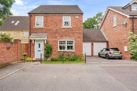 3 bedroom detached house for sale, Asparagus Close, Reading RG7