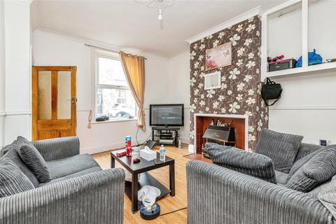 2 bedroom terraced house for sale, Stonehyrst Avenue, Dewsbury, West Yorkshire, WF13