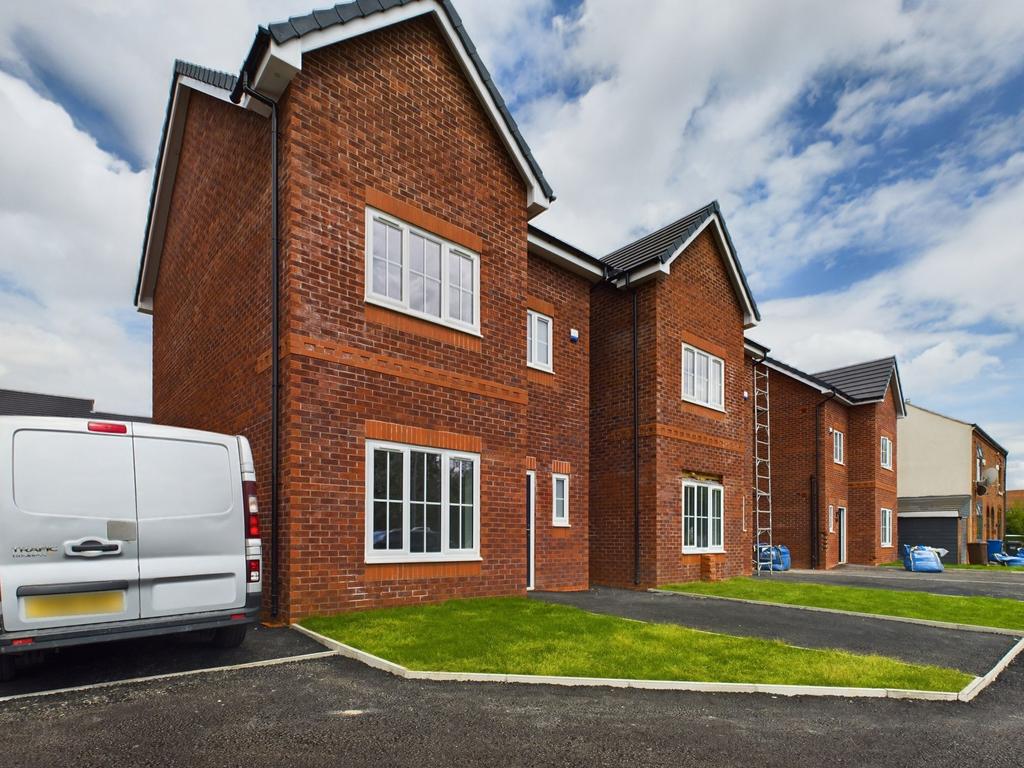Smiths Lane Hindley Green Wigan WN2 4XS 4 bed detached house for sale